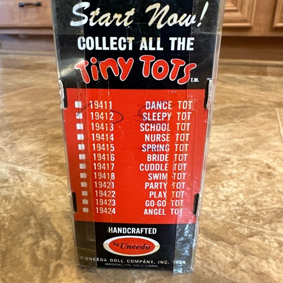 Vintage 1966 Mini Doll ‘Tiny Tots’ Pocket Size with original box 
By Uneeda - Picture 12 of 16